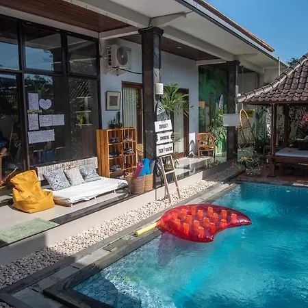 Surfing Nomads Co-Surf Hostel